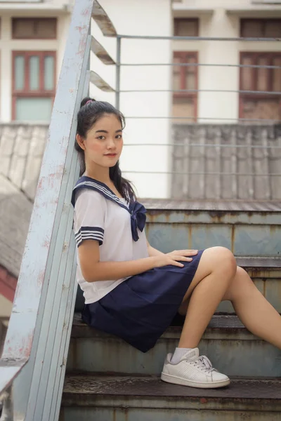 Japonês Teen Bela Menina Estudante Uniforme Feliz Relaxar — Fotografia de Stock