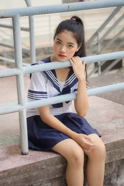 Japonês Teen Bela Menina Estudante Uniforme Feliz Relaxar — Fotografia de Stock