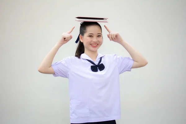 Asia Thai Junior Estudiante Secundaria Uniforme Hermosa Chica Leer Libro — Foto de Stock