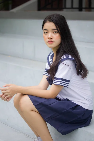 Japonês Teen Bela Menina Estudante Uniforme Feliz Relaxar — Fotografia de Stock