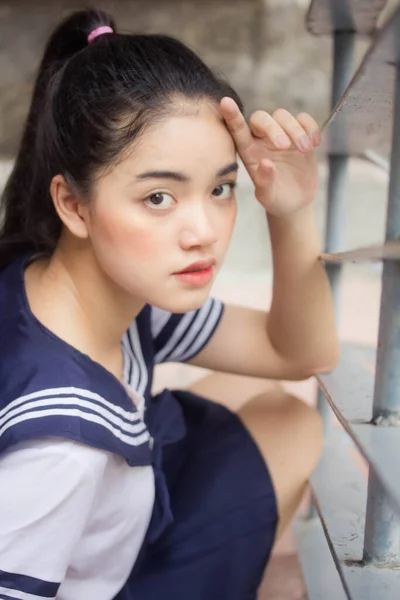 Japonês Teen Bela Menina Estudante Uniforme Feliz Relaxar — Fotografia de Stock