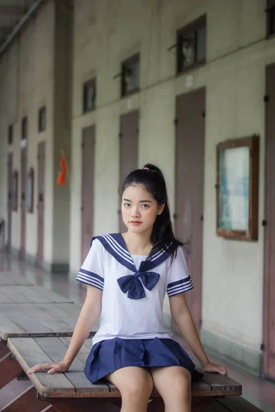 Japonês Teen Bela Menina Estudante Uniforme Feliz Relaxar — Fotografia de Stock