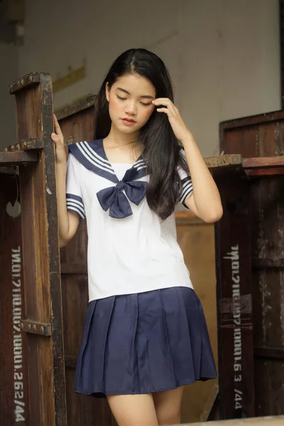 Japonês Teen Bela Menina Estudante Uniforme Feliz Relaxar — Fotografia de Stock