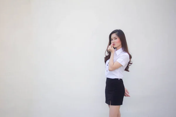 Tailandés Adulto Estudiante Universidad Uniforme Hermosa Chica Dar Corazón —  Fotos de Stock