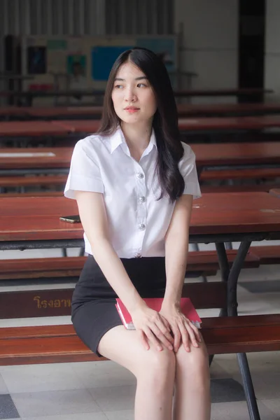 泰国女大学生休息 — 图库照片