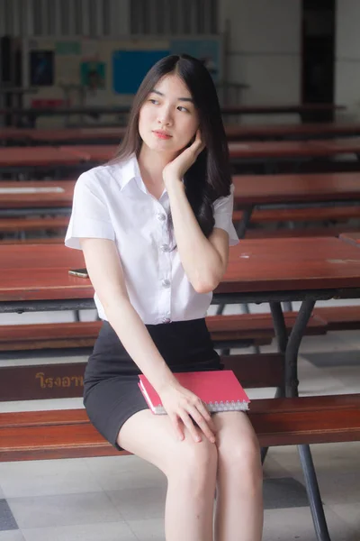 Таиландская Студентка Отдыха — стоковое фото
