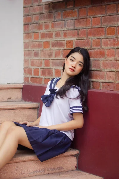 Japonês Teen Bela Menina Estudante Uniforme Feliz Relaxar — Fotografia de Stock