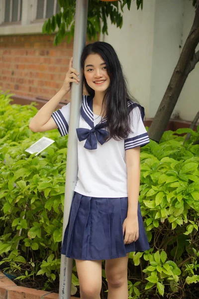 Japonês Teen Bela Menina Estudante Uniforme Feliz Relaxar — Fotografia de Stock