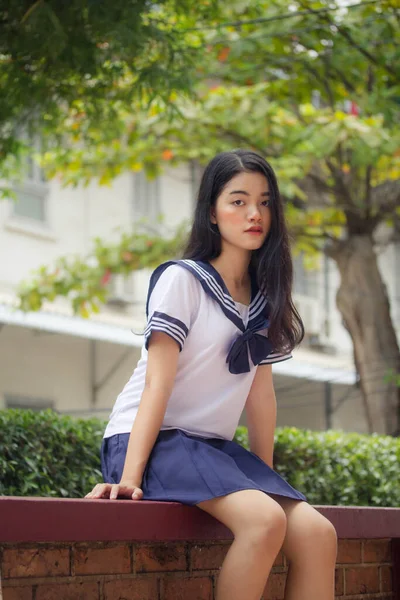 Japonês Teen Bela Menina Estudante Uniforme Feliz Relaxar — Fotografia de Stock