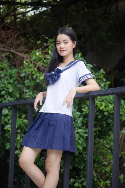 Japonês Teen Bela Menina Estudante Uniforme Feliz Relaxar — Fotografia de Stock