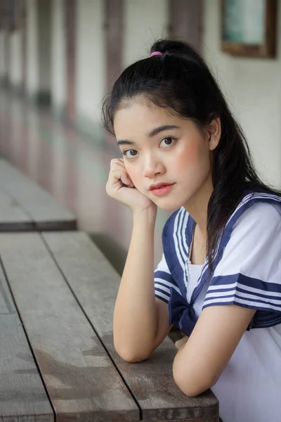Japonés Adolescente Hermosa Chica Estudiante Uniforme Feliz Relajarse — Foto de Stock