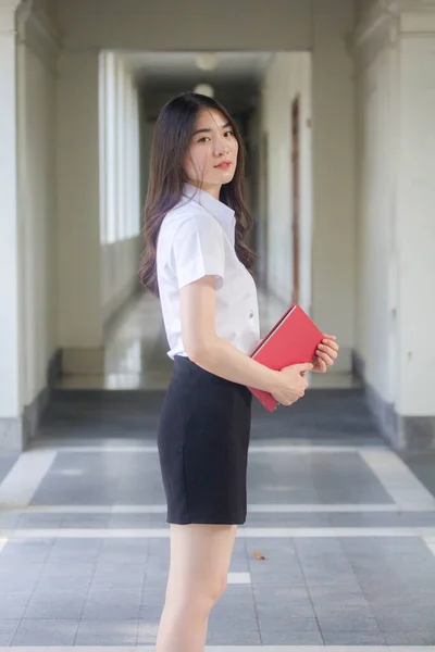 Tailandesa Estudiante Universitaria Descansando — Foto de Stock