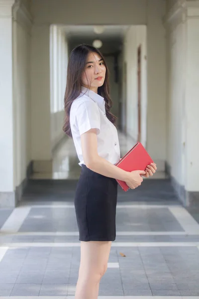 Таиландская Студентка Отдыха — стоковое фото