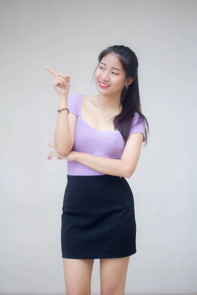 Retrato Tailandés Adulto Oficina Chica Señalando — Foto de Stock