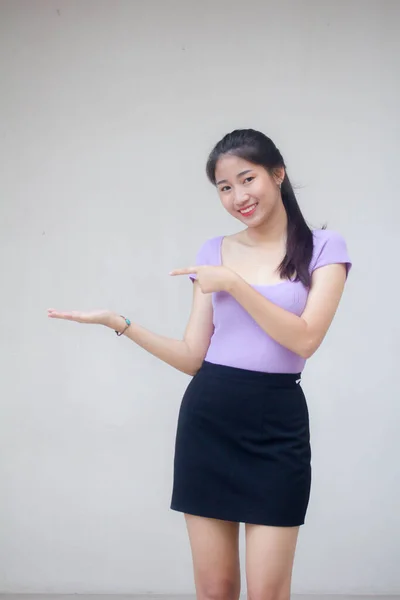 Портрет Тайської Дівчини Дорослих Офіс Показує Руку — стокове фото