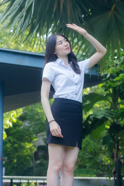 Thai Studentessa Universitaria Riposo — Foto Stock