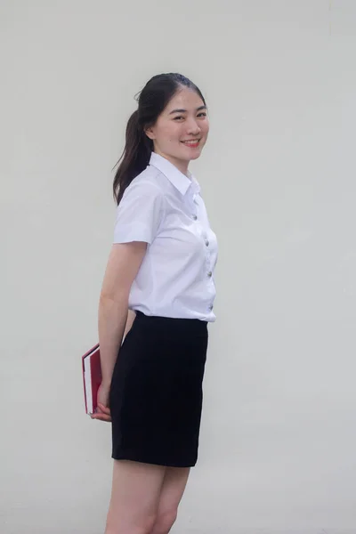 Tailandês Adulto Estudante Universidade Uniforme Bela Menina Sorriso Relaxar — Fotografia de Stock