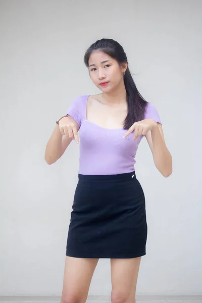 Porträt Von Thai Adult Office Girl Pointing — Stockfoto