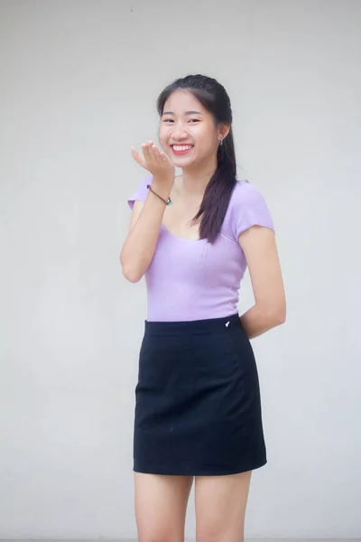 Πορτρέτο Του Thai Ενηλίκων Κορίτσι Γραφείο Στείλτε Ένα Φιλί — Φωτογραφία Αρχείου