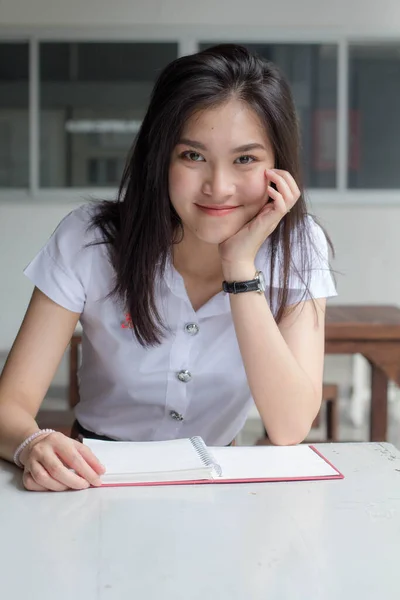 Tailandese Adulto Studente Università Uniforme Bella Ragazza Sorriso Relax — Foto Stock