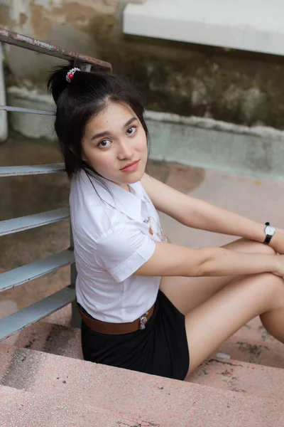 Thai Voksen Student Uniformen Vakker Jente Smiler Slapper – stockfoto