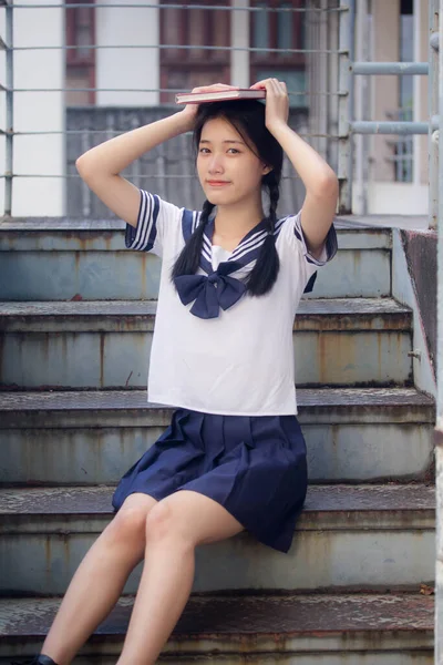 Japonês Teen Bela Menina Estudante Uniforme Feliz Relaxar — Fotografia de Stock