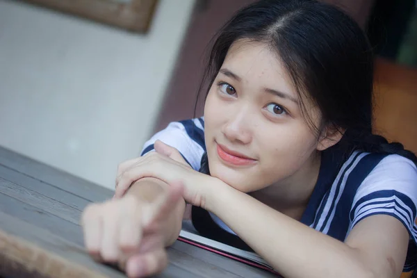 Japonês Teen Bela Menina Estudante Uniforme Feliz Relaxar — Fotografia de Stock