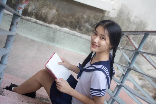 Japonês Teen Bela Menina Estudante Uniforme Feliz Relaxar — Fotografia de Stock