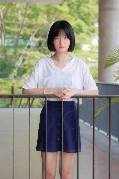 Asia Thai Teen Short Hair White Shirt Beautiful Girl Smile — Stockfoto