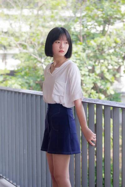 Asia Thai Teen Short Hair White Shirt Beautiful Girl Smile — Stok fotoğraf