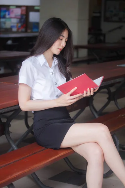 Portret Van Thai Volwassen Kantoor Meisje Lees Een Boek — Stockfoto