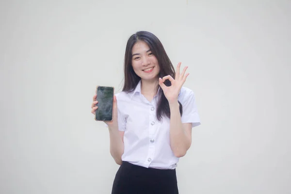 Thai Vuxen Student Universitet Uniform Vacker Flicka Visa Sin Telefon — Stockfoto