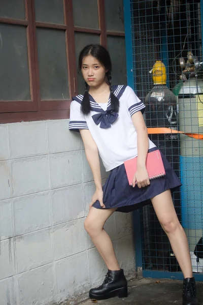 Japonês Teen Bela Menina Estudante Uniforme Feliz Relaxar — Fotografia de Stock