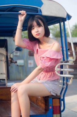 Asia Thai Teen Pembe tişört Güzel kız gülümse ve rahatla