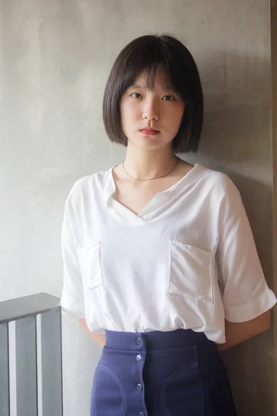 Asia Thai Teen Short Hair White Shirt Beautiful Girl Smile — Stok fotoğraf