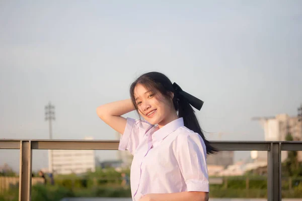 Retrato Tailandês Estudante Ensino Médio Uniforme Adolescente Linda Menina Feliz — Fotografia de Stock