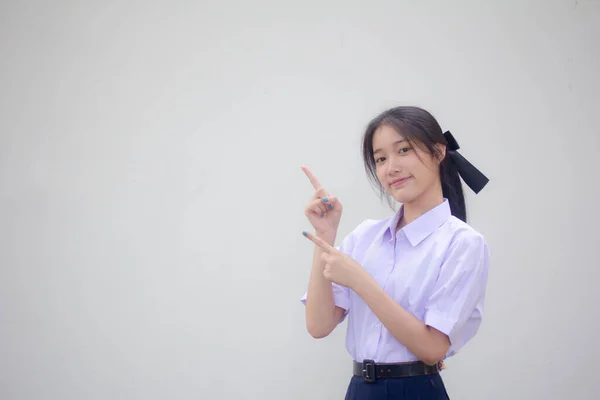 Retrato Tailandés Estudiante Secundaria Uniforme Hermosa Chica Señalando —  Fotos de Stock