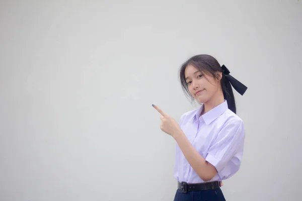 Retrato Tailandês Estudante Ensino Médio Uniforme Bela Menina Apontando — Fotografia de Stock