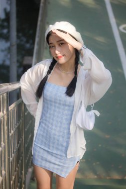 Asia thai teen blue dress güzel kız gülümse ve rahatla