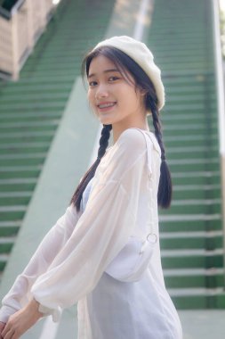 Asia thai teen blue dress güzel kız gülümse ve rahatla