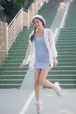 Asia thai teen blue dress güzel kız gülümse ve rahatla