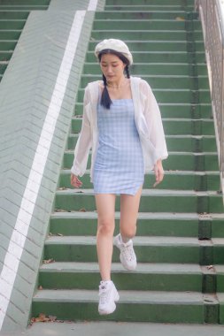 Asia thai teen blue dress güzel kız gülümse ve rahatla