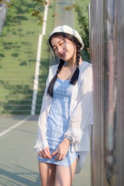 Asia thai teen blue dress güzel kız gülümse ve rahatla