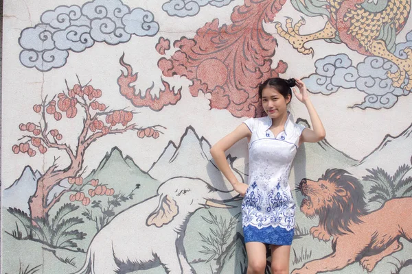 Asia Thai Teen White Dress Beautiful Girl Smile Relax — Stock Photo, Image