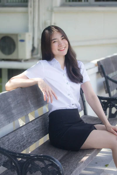 Thai Studentessa Universitaria Riposo — Foto Stock