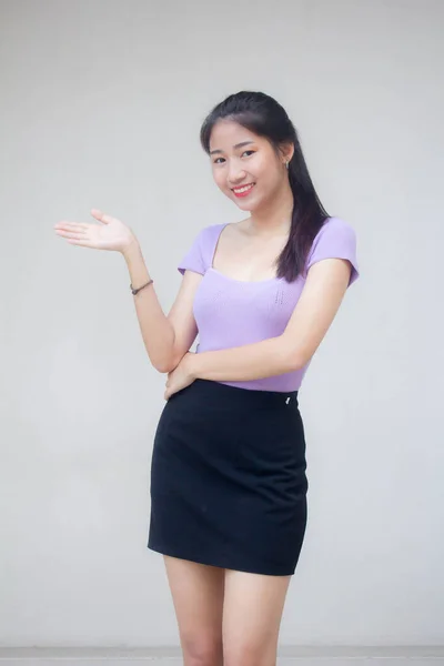 Portrait Thai Adulte Bureau Fille Montrer Main — Photo