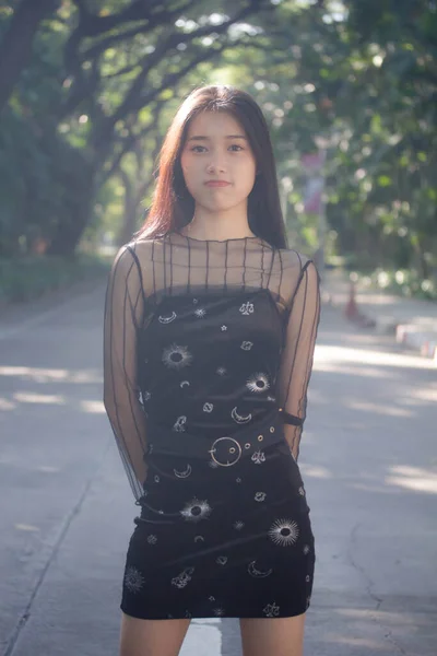 Ásia Tailandês Adolescente Preto Vestido Bonito Menina Sorriso Relaxar — Fotografia de Stock