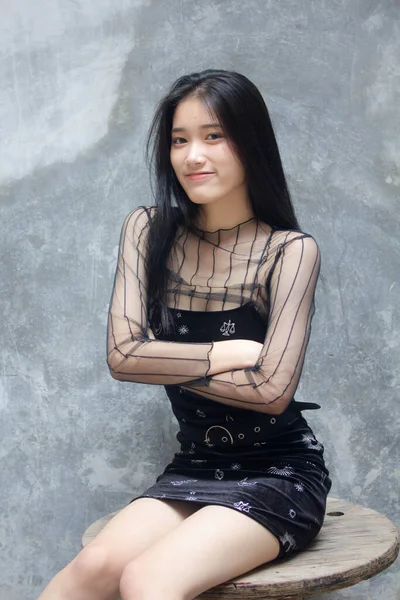 Asia Thai Teen Vestito Nero Bella Ragazza Sorriso Relax — Foto Stock