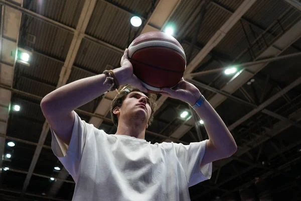 Young Man Plays Basketball Man Holding Basketball Ball His Hands — Stock Photo, Image