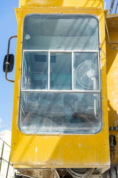 Cabina Guida Zona Controllo Del Caricatore Grande Vecchio Escavatore Giallo — Foto Stock